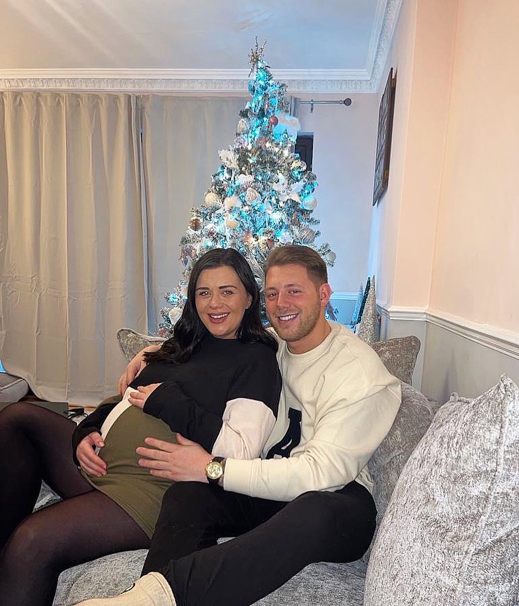 keeganbennett7's tweet photo. Merry Christmas from us ❤️🎁🎄 https://t.co/RuVPiOsK8a