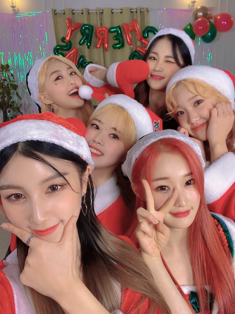 PlXAES's tweet photo. merry christmas!! <3 https://t.co/NqSweulSCi