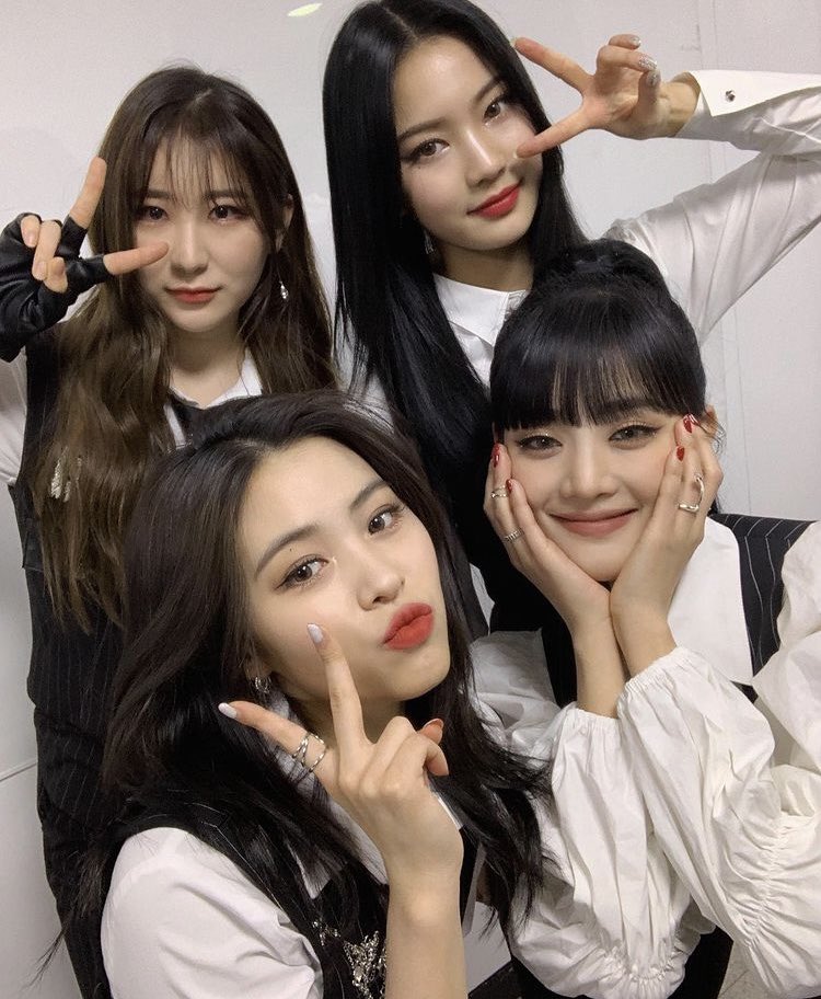 archivestayc's tweet photo. min.nicha instagram update https://t.co/Jx2NcAZxtN