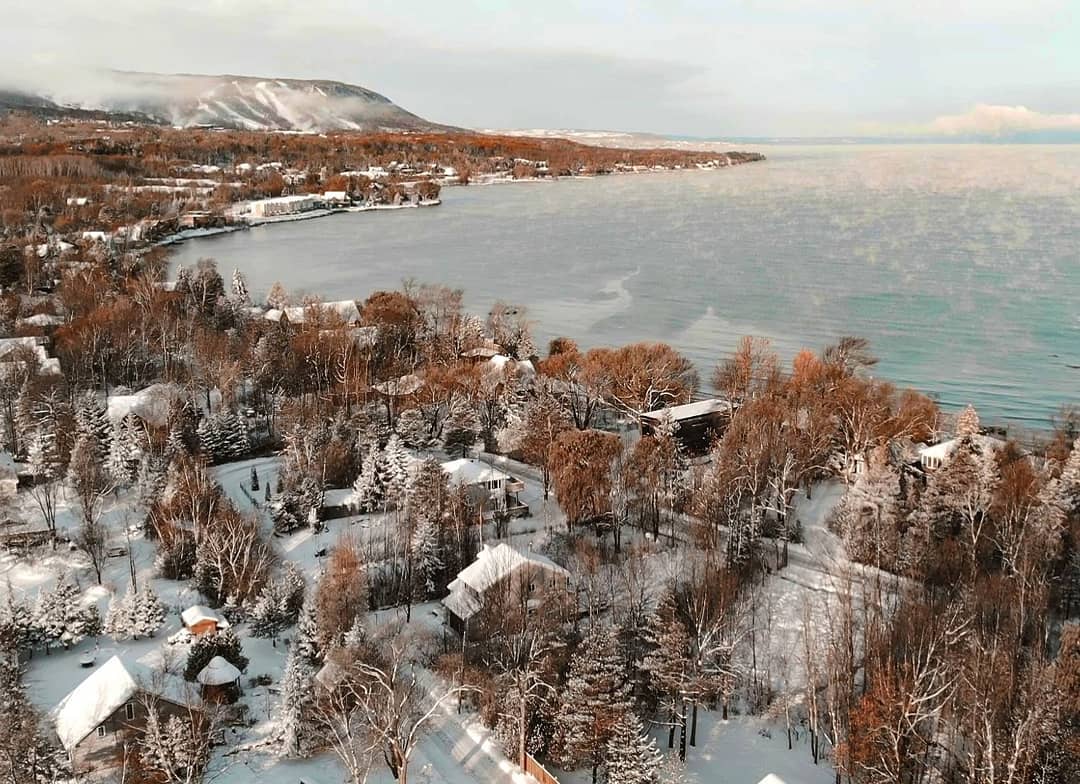 We love every season on the Apple Pie Trail but in the winter, it's magical ❄️ This shot should be on a Christmas card! Merry Christmas everyone, we hope that it's spent surrounded by loved ones, in a safe fashion, of course. May your days be merry and bright ✨ 

📸 @julietlove8