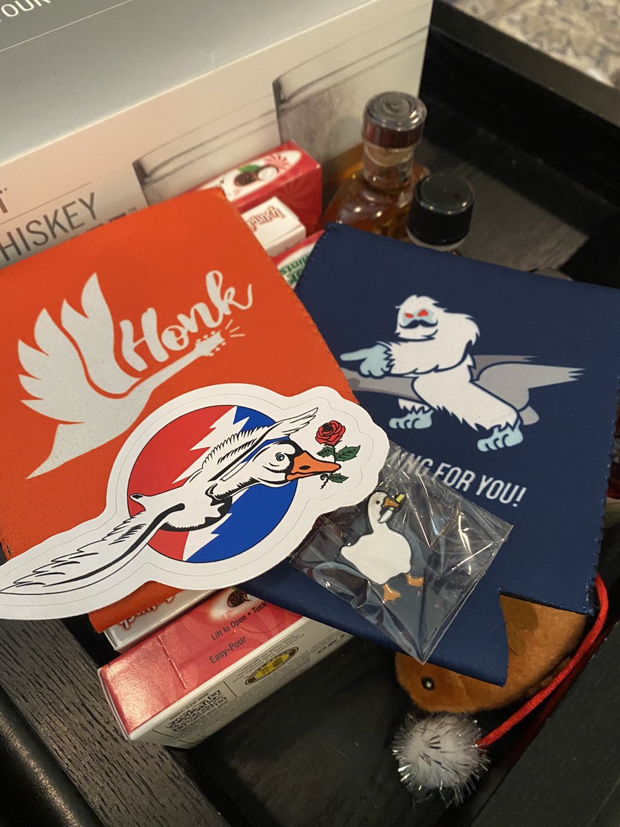 WysteriaLane_'s tweet photo. #StockingStuffed #Honk https://t.co/u9ncarBZAP