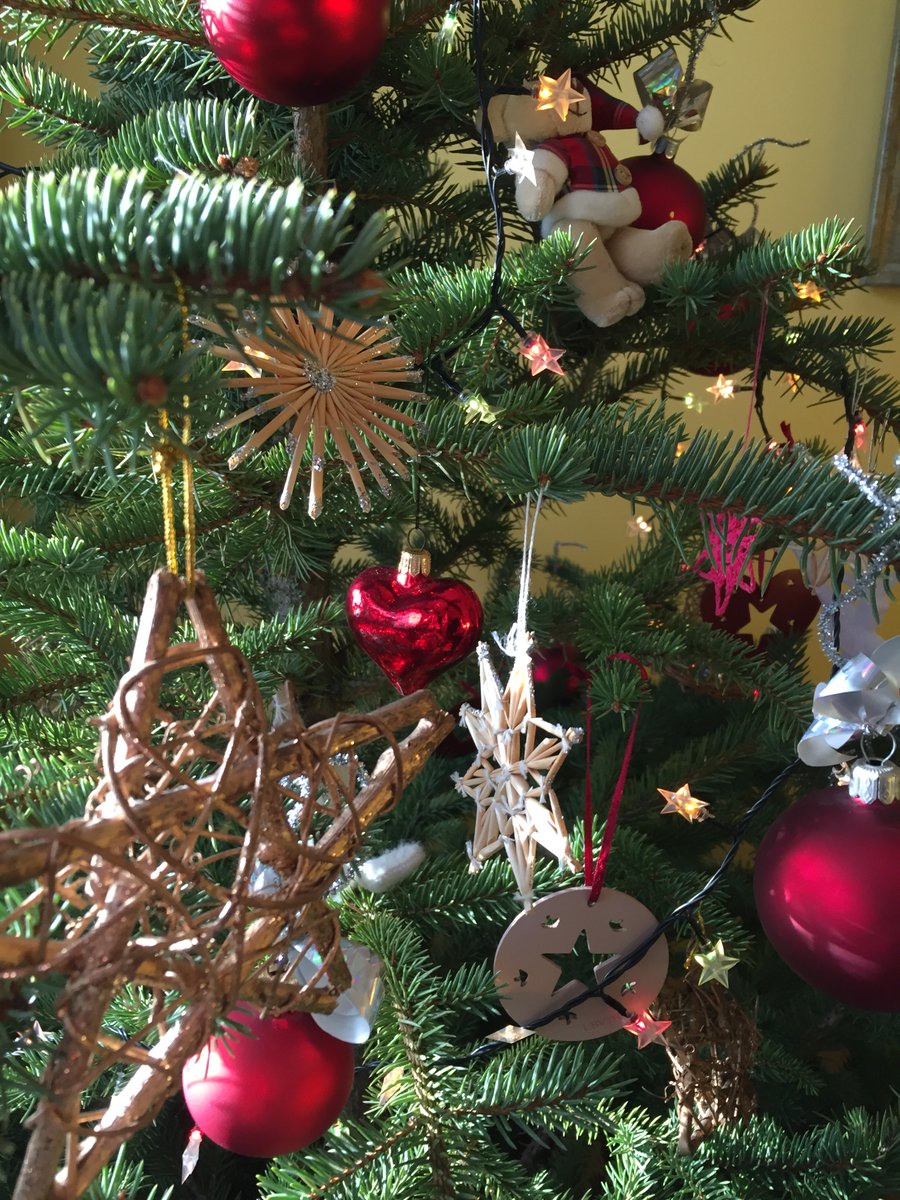 QLitteraires's tweet photo. Joyeux Noël! https://t.co/thNLeoQsMQ