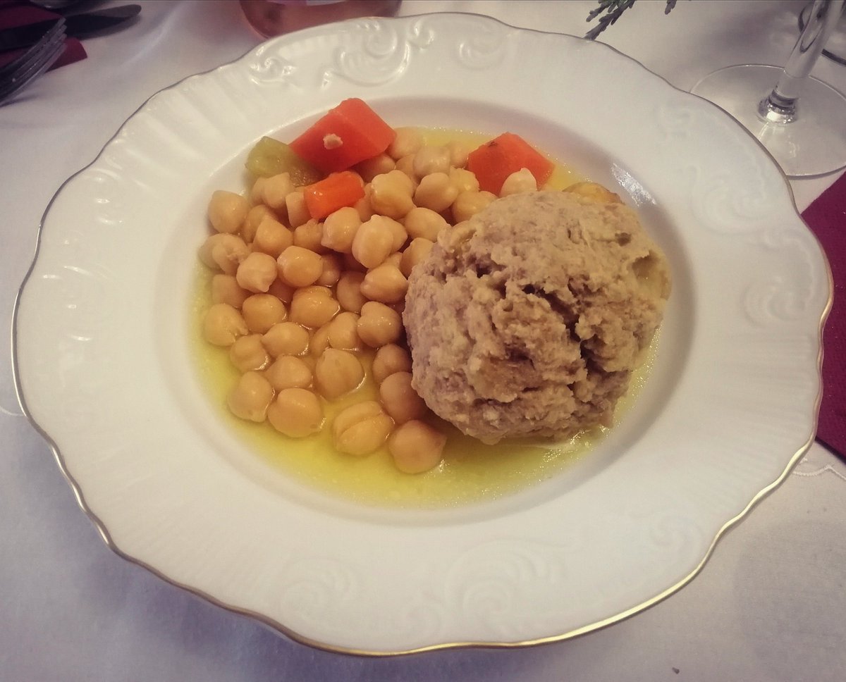 Fran26SS's tweet photo. El Nal a Elx té sabor propi 🍽️😋 #xequebo #terongetes
🎀¡Feliç Nal!🎄
#BonesFestes #FelizNavidad https://t.co/jjtN70Pnv4
