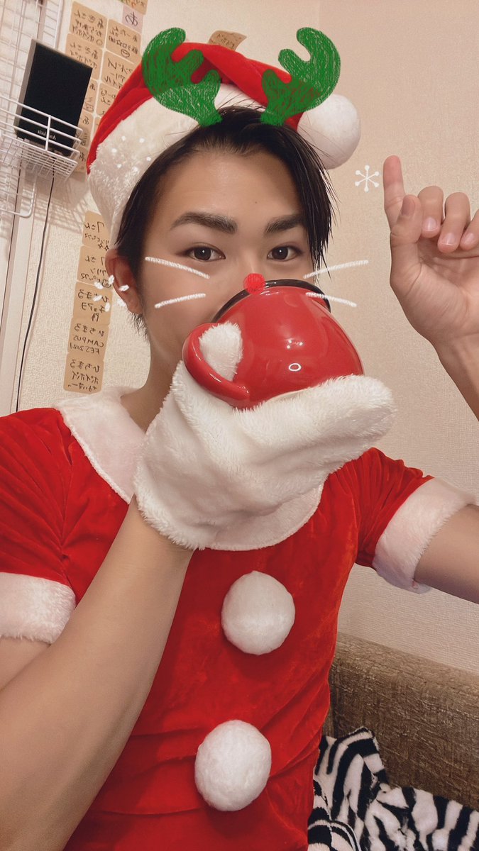 m0gb0y's tweet photo. 12/25③【RT審査対象】

今日の配信ありがとうございました☺️
恥ずかしすぎた☺️💦
とりあえずメリクリ🎄🎅

#MODECON #ミクチャ https://t.co/Z7z8hdBIwy