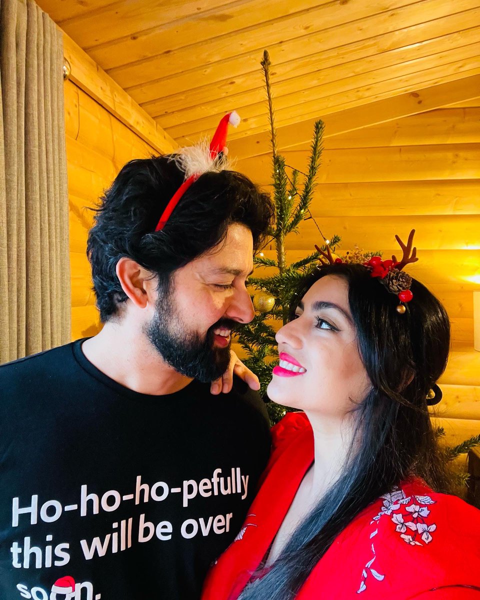 “The best Christmas gift is to realise how much you already have.” 🎄🎁❤️
Merry Christmas to everyone. Peace and love to all. 🙏🏼 <a href="/AftabShivdasani/">Aftab Shivdasani</a>