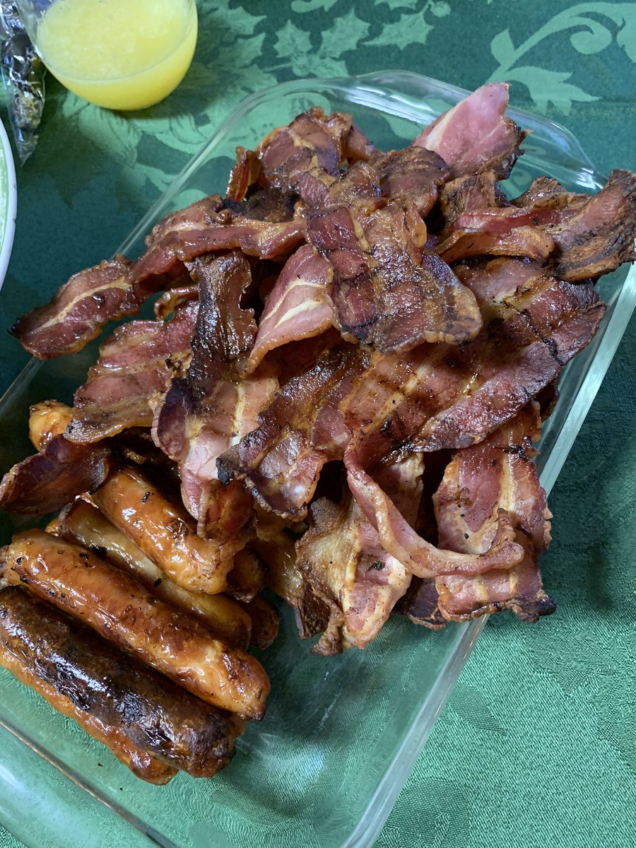 gregsimpson72's tweet image. Merry Christmas! Breakfast of champions.