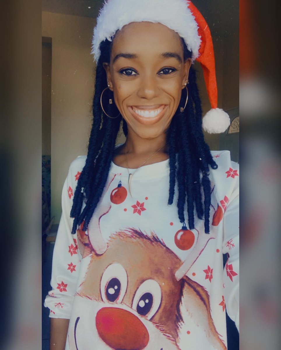 Amoyia's tweet photo. Merry Christmas 🎄🎁 

#MerryChristmas #MerryXmas #islandgirl #twins https://t.co/nzir10F0m2