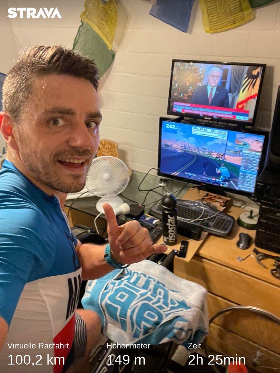 maazel_de's tweet photo. 3/10 #raphafestive500 ✅🤷🏼♂️
100km #xmasride
@GoZwift @rapha @GarminDACH @wahoofitness @Strava https://t.co/UGKiufjPh0