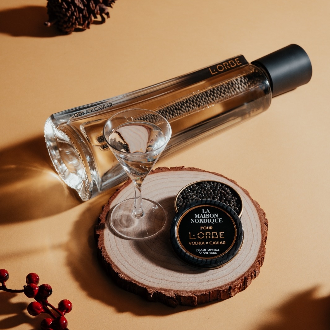 lorbespirits's tweet photo. Merry Christmas from L’Orbe! Wherever you are in the world we hope you’re celebrating with a Martini or two. Cheers! 🍸🎁⁠ https://t.co/8MrX2Nk3e5