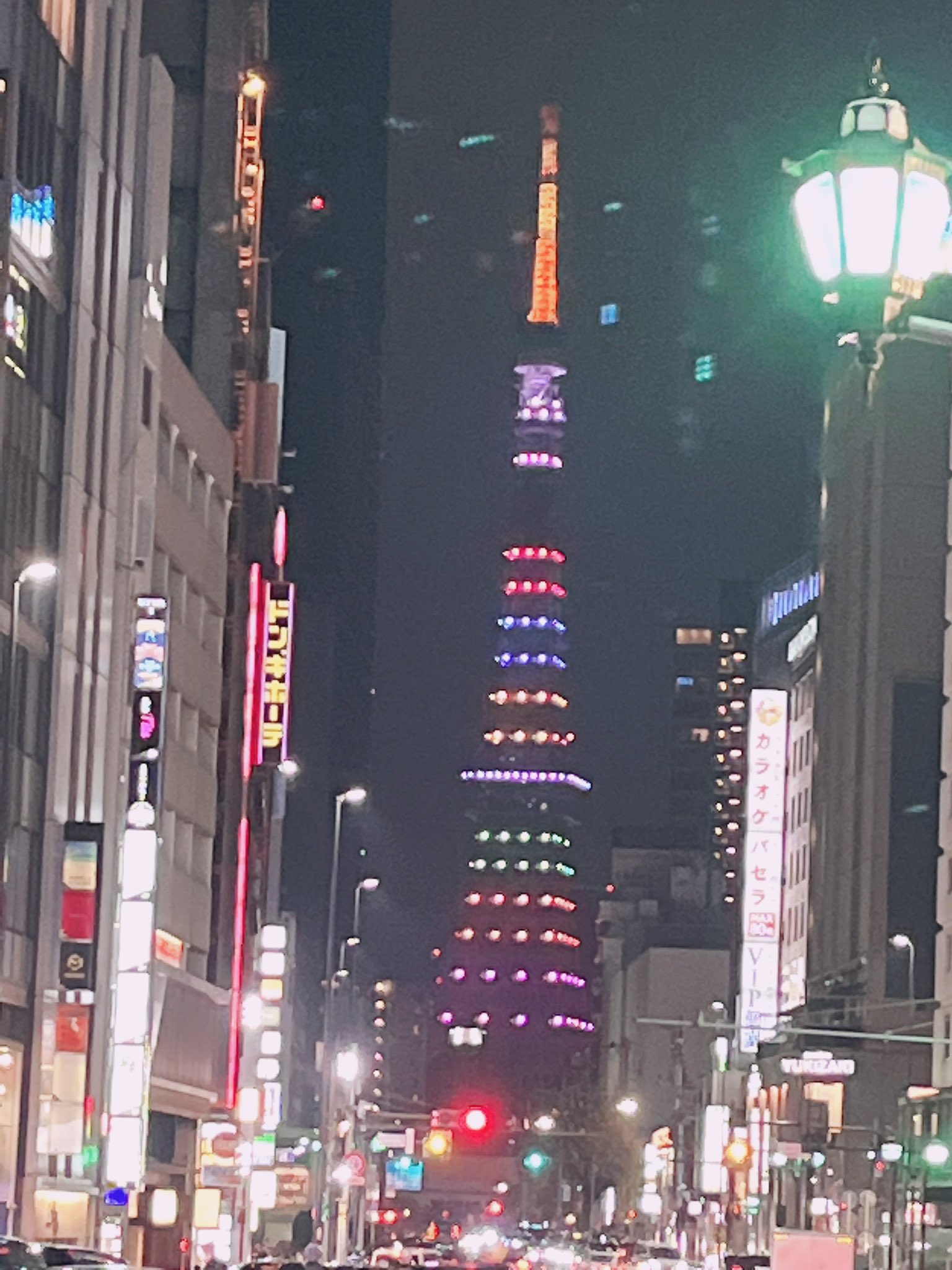 深見梨加 Fums ファム でgoods受付中 高速からのスカイツリーと 六本木からの東京タワー クリスマスバージョン まもなくクリスマスも終わっちゃうね 又来年 クリスマス T Co 1wijpnbyzt Twitter