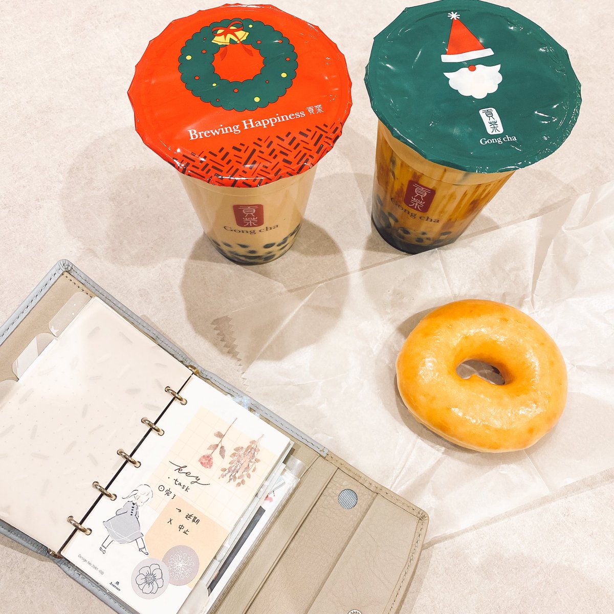 min_cha__'s tweet photo. 🎄🎂 https://t.co/8GeczBiVMo