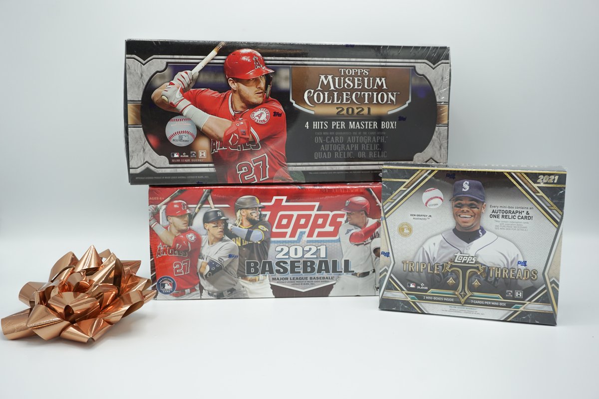 Topps's tweet image. 🎁 #25DaysOfTopps Day 25 🎁

The final day of #25DaysOfTopps is here and we're rounding out our giveaways with 2021 Topps Museum Collection!!! To enter for a chance to win, tag the person you're most thankful for this holiday season ❤️

(Random winner chosen Monday)