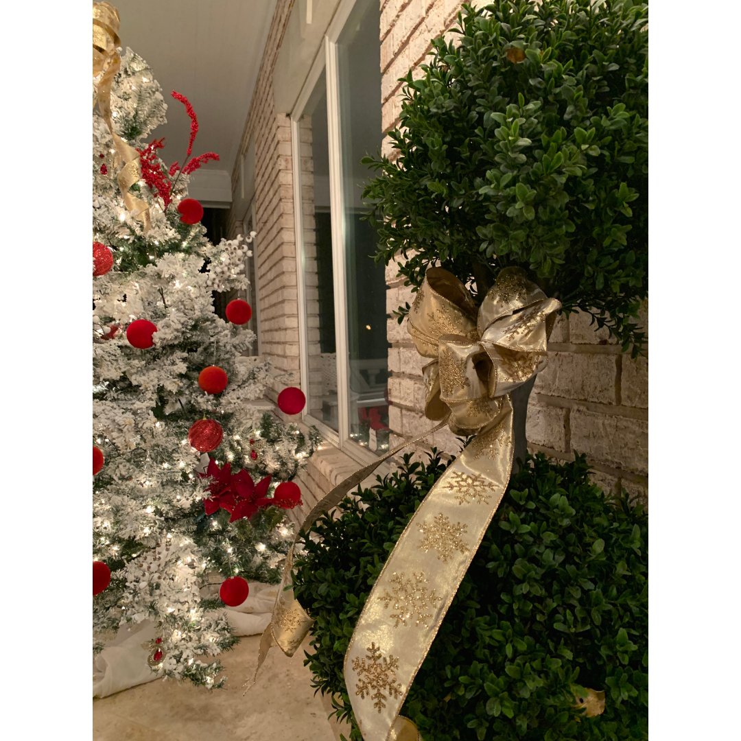 MoonInteriors1's tweet photo. From our team to yours, we wish you a Merry Christmas and Happy New Year! https://t.co/sILdSjZLMS