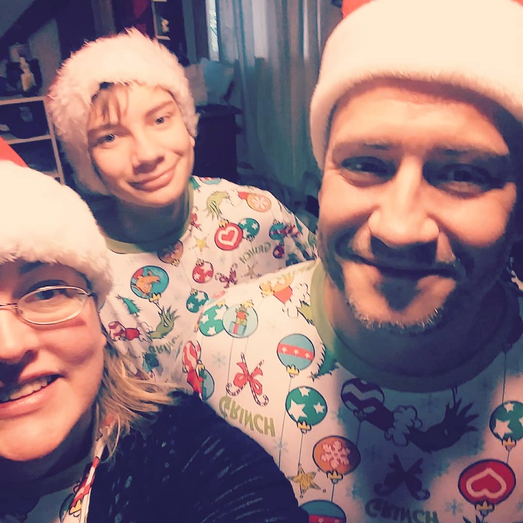 AmandaRoseArose's tweet photo. #GrinchStoleChristmas #NoCoffee #NoMakeup #NoPancakes ๐ฑ yet... I'm still #functioning ๐ฑ #MayYour #Christmas2021 be #festive ๐
#merryandbright ๐๐
๐ https://t.co/P4NB2gNFeo