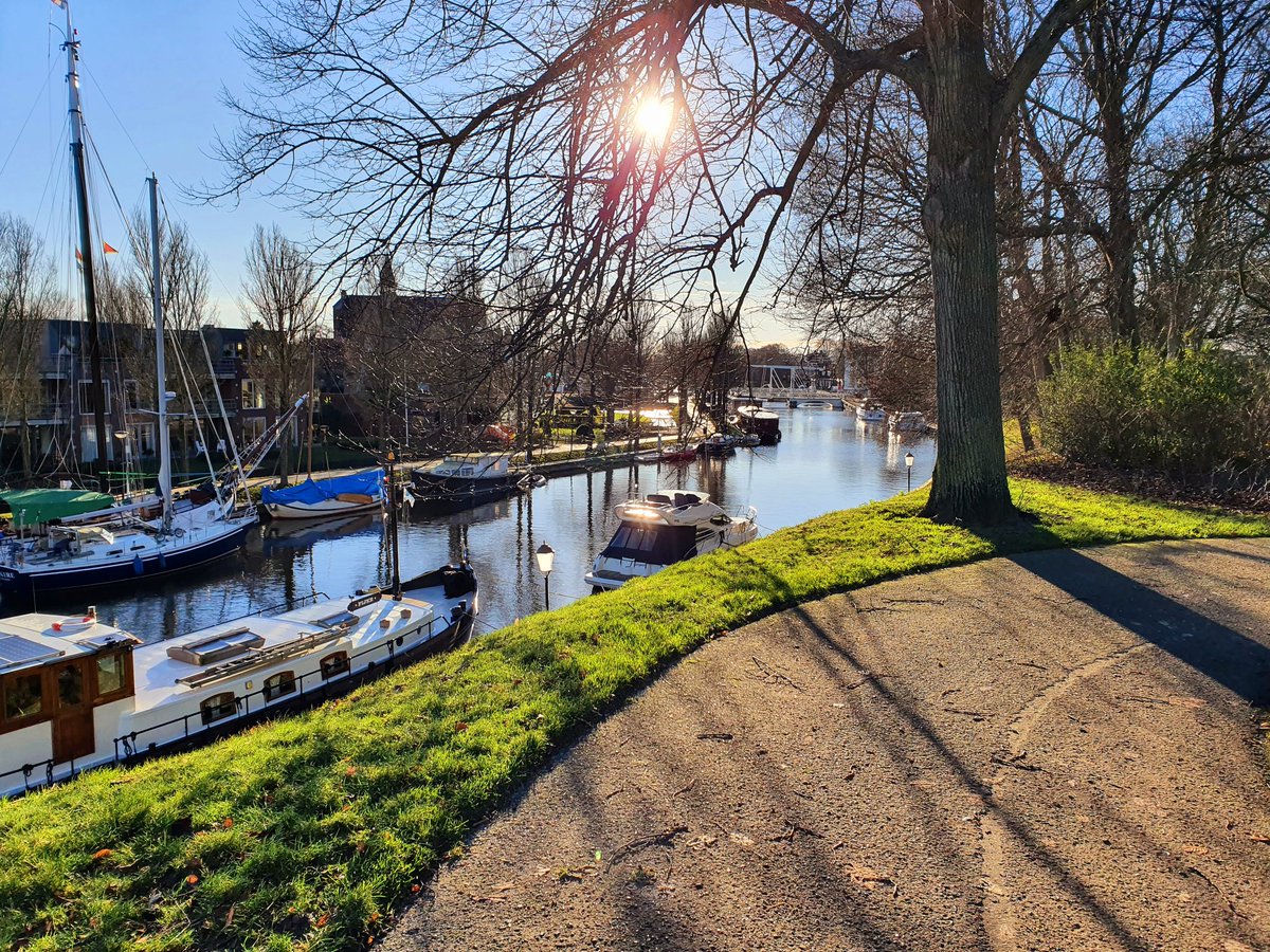 ArjaKastelein's tweet photo. Wร t een heerlijke zonnige dag... uren lopen door een zonovergoten #harlingenwelkomaanzee #Harlingen #fryslรขn #engelsetuin #nieuwewillemshaven met prachtig uitzicht bovenop de verticale picknicktafel en het #strand van de #waddenzee #dezeekust #duinen ๐๐ถโโ๏ธ๐๐๐๐ https://t.co/vYTGAUWPEv