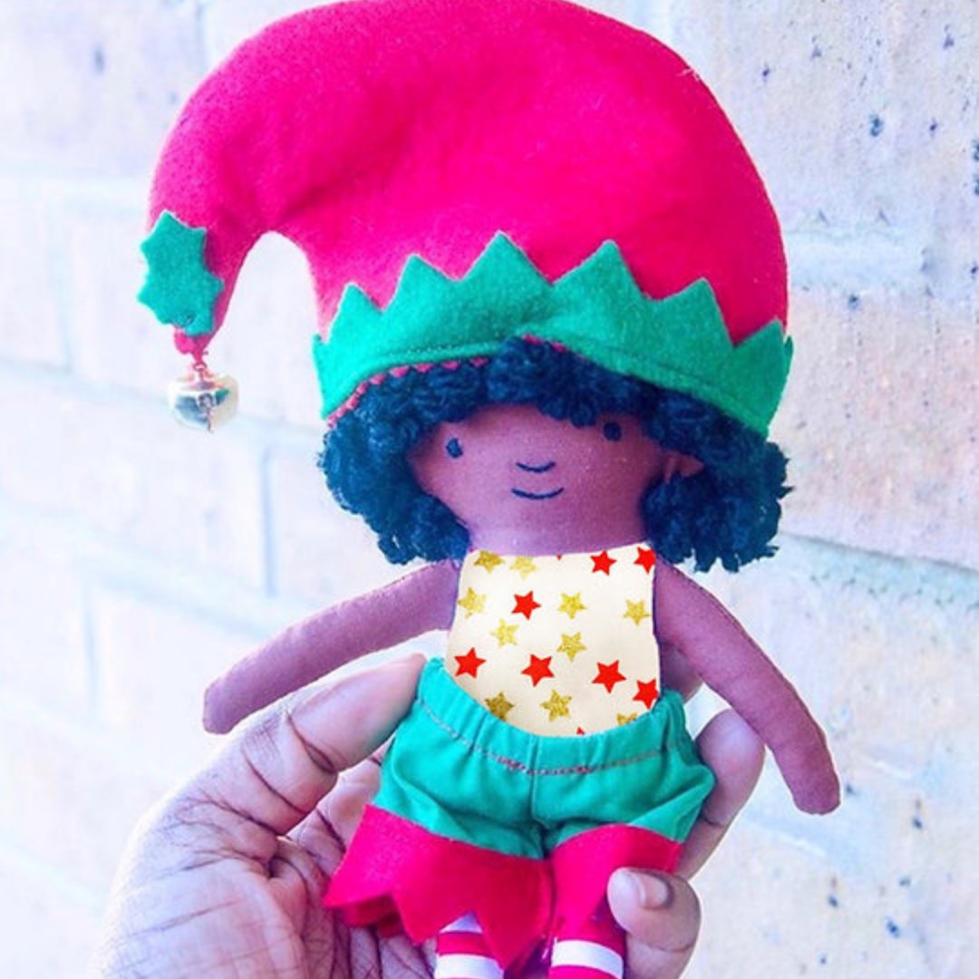 Today on #Christmas, many little ones will be receiving new toys. 🎁

But what are the options for Black children? 

Meet Black British toymakers like <a href="/InClarkesCloset/">Clarkes Closet</a> who are creating dolls to help kids feel more included. news.trust.org/item/202112230…