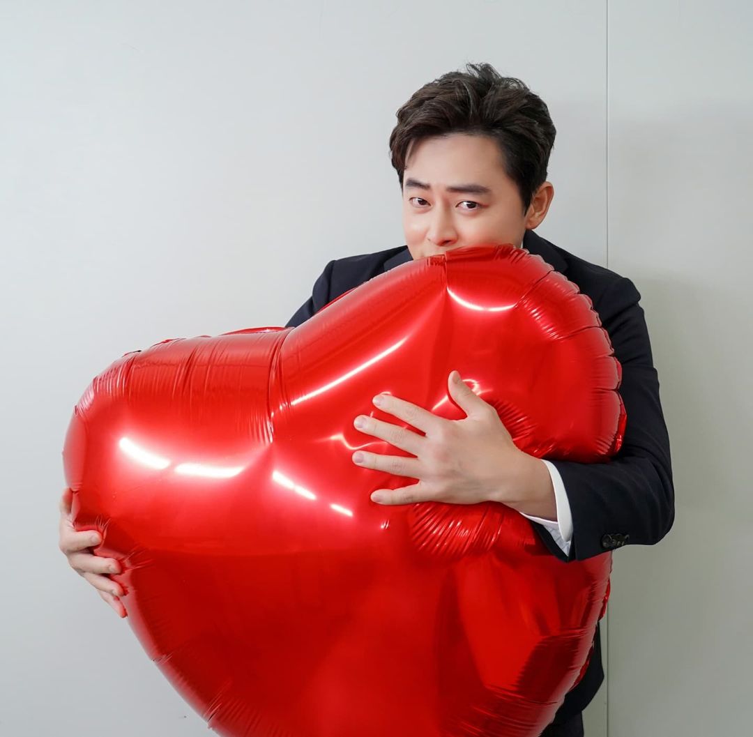 [jament_official 인스타그램]

🌟HBD_CHO JUNG SEOK🌟
⠀
💕 오늘은 HAPPY 조정석 DAY 
🎉 정석배우의 생일을 진심으로 축하합니다!
⠀
🎁 가장 행복한 오늘은
대왕 하트와 함께 대왕 귀여운 정석배우와 함께❤
⠀
#조정석 #chojungseok
#12월26일 #생일 #happybirthday
#가장_빛나는_오늘은_정석데이