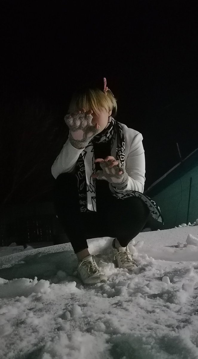 Xaocits's tweet photo. даже Сасаки Хайсе является котиком.
и ты, кстати, тоже. https://t.co/0ZWEiyHyjL