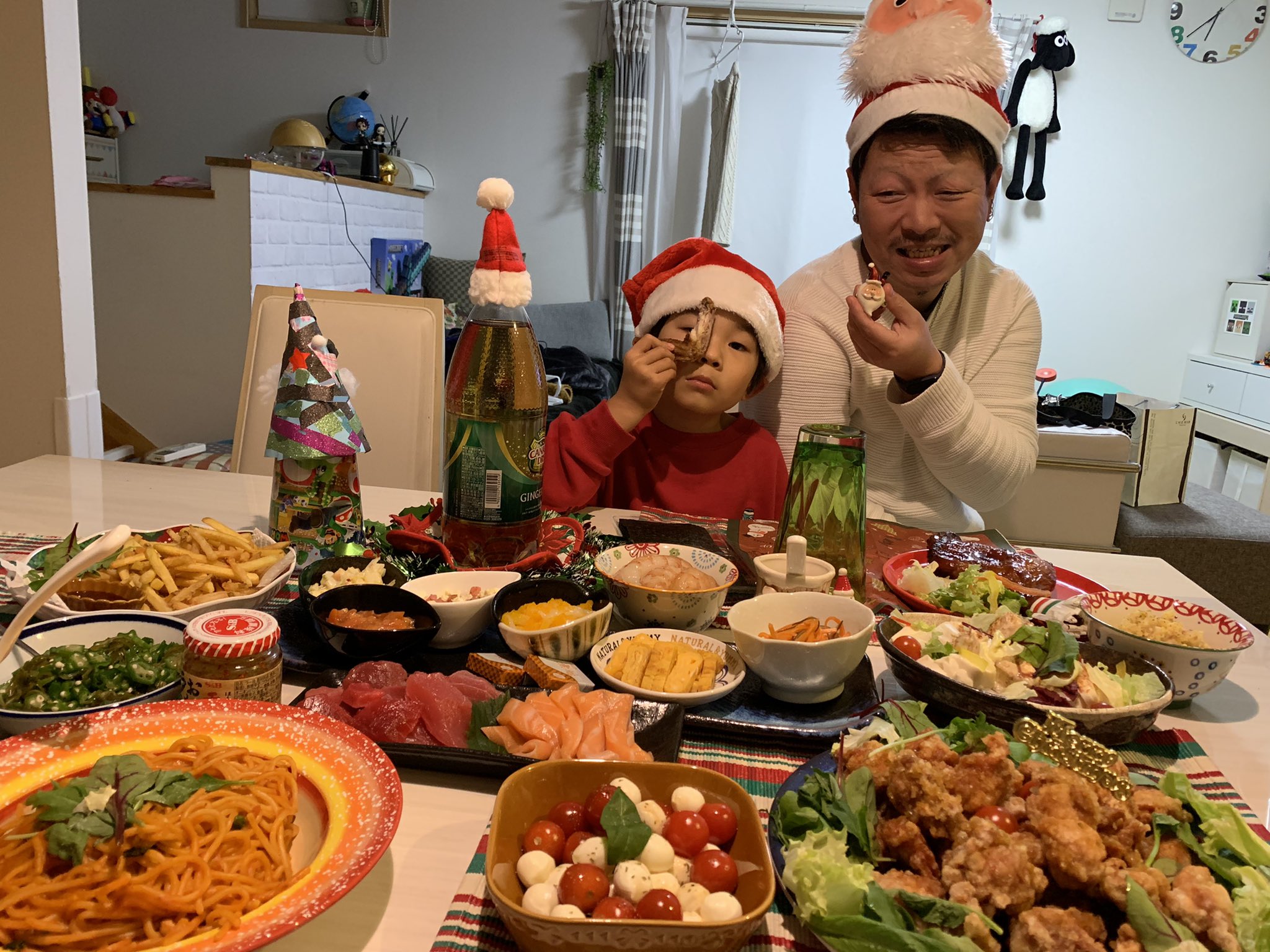 ちゃんだい クリパめっちゃ豪華やった 手巻き寿司もしたんやで もちろんケーキも食うた 小鉢が割れてしもたんやけど それが爆笑で笑い転げて 息できやんだ クリスマス クリスマスパーティー クリスマス会 T Co S6pivgivxa Twitter