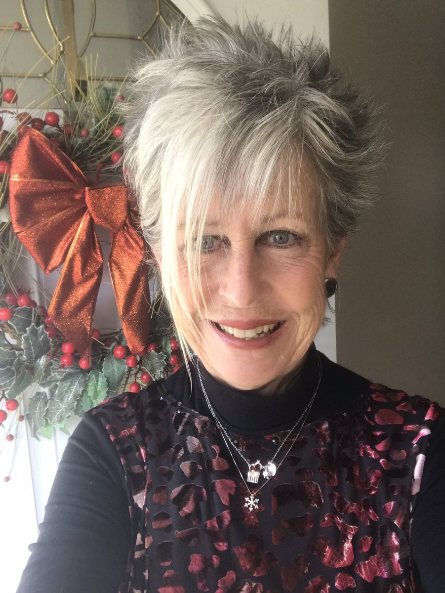 ittybittyannie8's tweet photo. From my Front Door to Yours 🧧… Merry Christmas !! May we all share in the gift of love and friendship today and every day!!🎄 https://t.co/nSQYbOXqhq