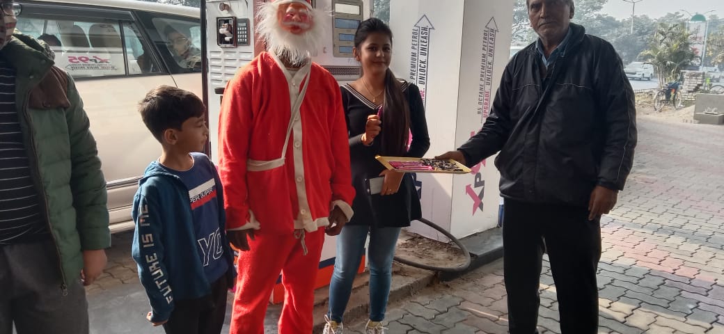 It's ringing jingle bells at ROs. Team Jalandhar DO wishes all our esteemed customers #MerryChristmas <a href="/ioclpunjab/">IndianOil Punjab</a> <a href="/IndianOilcl/">Indian Oil Corp Ltd</a>