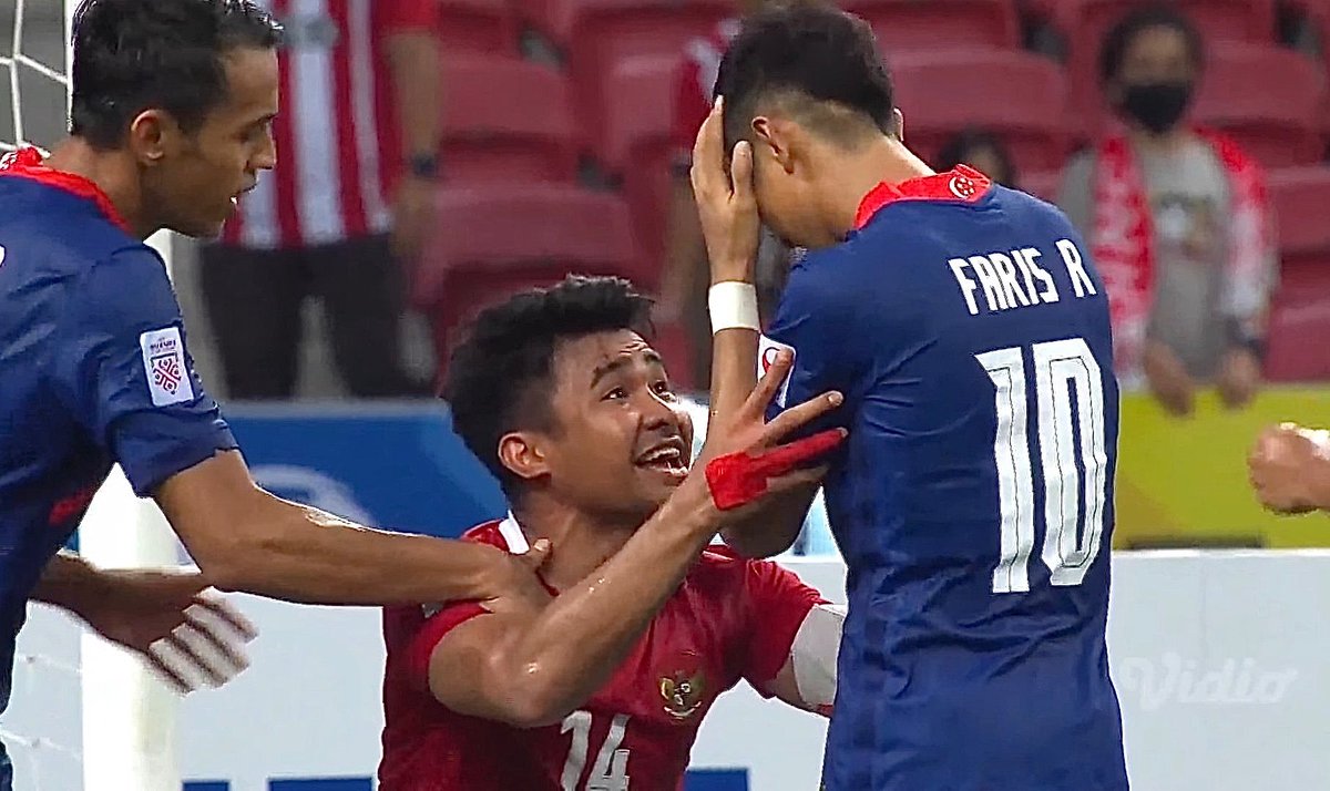 Dear <a href="/FASingapore/">FAS</a> You Should Be Proud! You’re player A Great Example For Others! #respect

Dear Mr @iriawan84 kalaupun nanti ga juara, pertahankan dan kasihlah kebebasan STY membentuk Timnas! Hasil ini diatas ekspetasi bapak gua yg ga kenal pemain Timnas kecuali Evan Dimas..