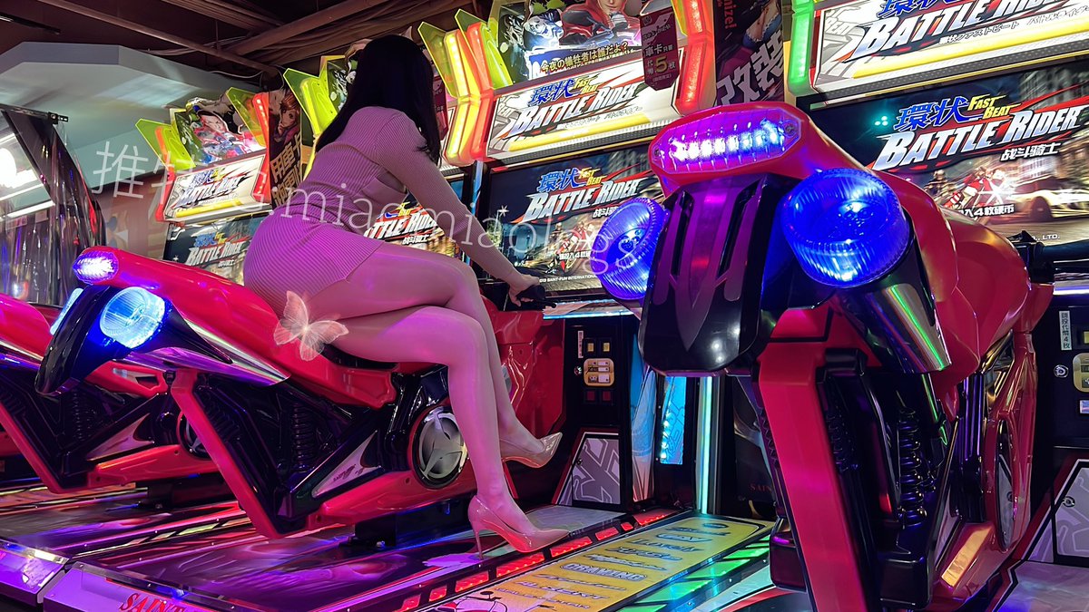 miaomiaolegs's tweet photo. 我想邀你坐上我的野摩托🏍💨
#膚絲 #肉絲 #丝腿 #Nylongirls https://t.co/qE2SM6a5rf