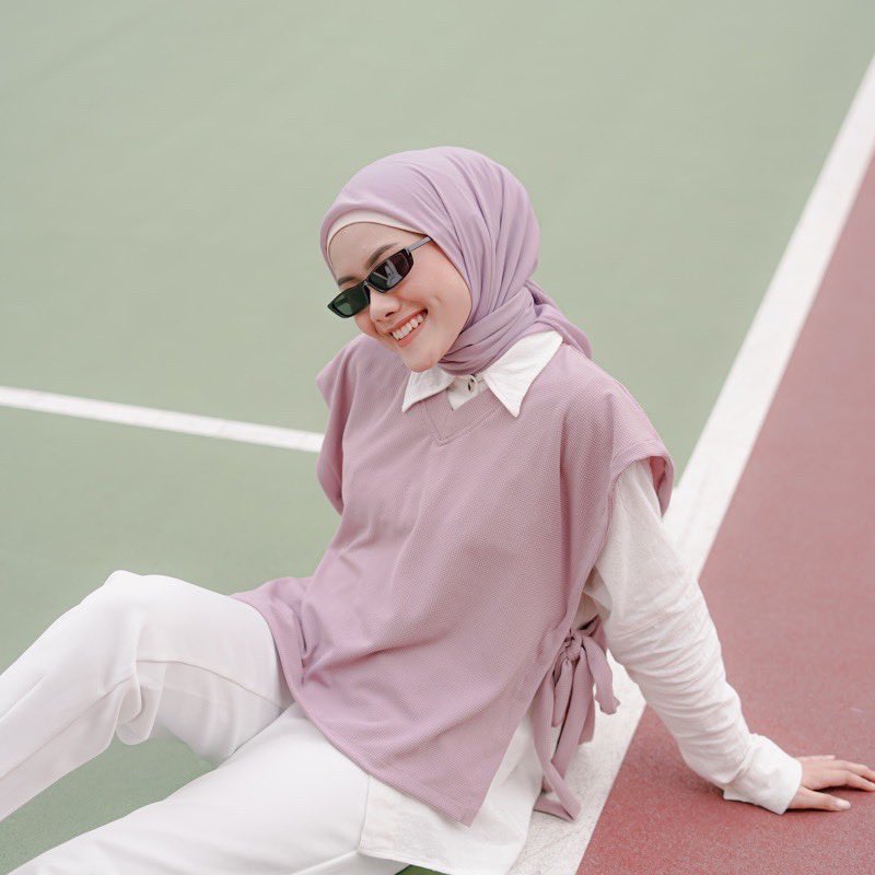 RacunCewekk's tweet photo. Pilihan Outer Vest Yang Cocok Buat Kamu✨

A Thread https://t.co/SpYYjaOzq8