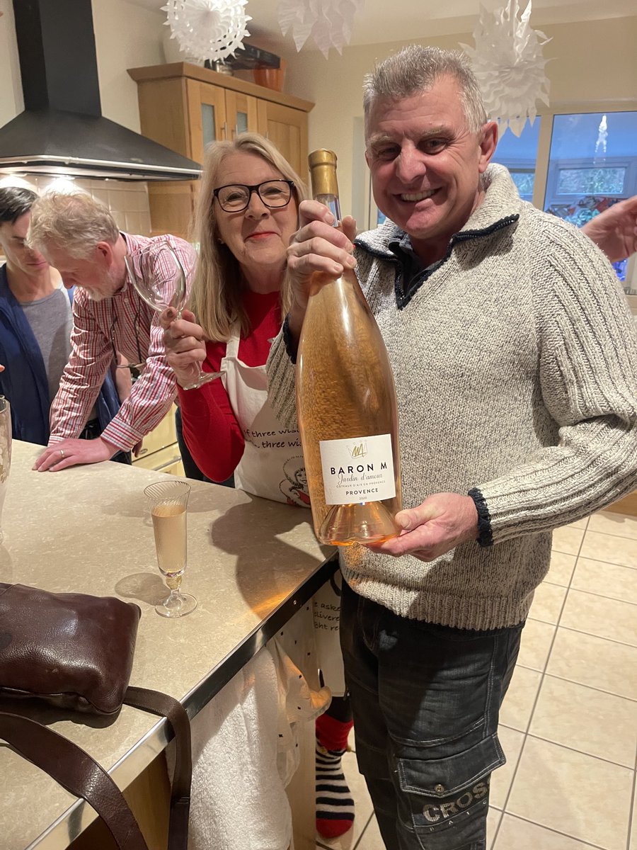 N16ELS's tweet photo. Right, got a bottle of wine, 😁£45 so had to buy it😁👍 #bigbugger https://t.co/tjS30GZPB0
