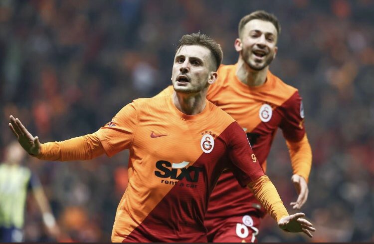 sarikirmiziev's tweet photo. Lige geri dönüşün ilk maçıydı bu.. Yazın bir kenara ♥️💛
#gsvalt https://t.co/RbEUh2TEeE