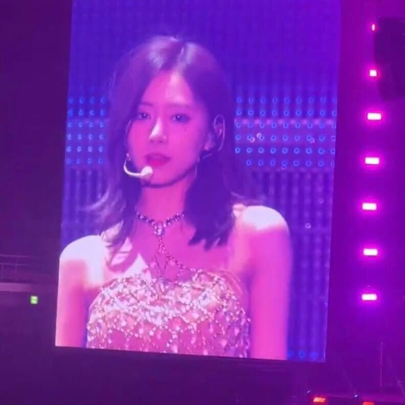 phuongvt20's tweet photo. Wowwwwwwww #TWICE_4TH_WORLD_TOUR #TWICE #TZUYU https://t.co/Vv1MOISPsy