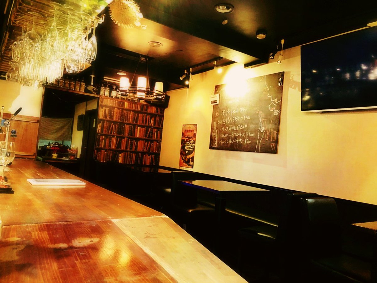 MNMP11's tweet photo. Xmasがおわったら一気に年末ムード！
東新宿winebarHANGOVER
本日も通常通り24時～openで営業いたしております☃️

営業日…金～月曜日
(東京都新宿区大久保2-7-1)
営業時間 24:00-5:00
東新宿駅[エレベーター口]から徒歩約１分 https://t.co/7TYqMUZNV3 https://t.co/peZybpOTJ3
