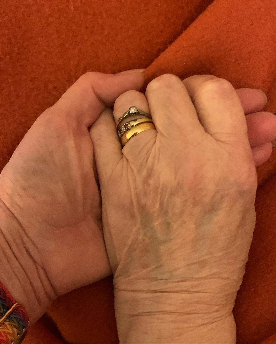 SoniaAdrissi's tweet photo. Best Christmas present ever! Huge shout out &amp; heartfelt thanks to ALL staff &amp; teams of #Ward9b @NorthBristolNHS #SouthmeadHospital that made it possible for Mum to be home with us for Christmas (despite some difficulties)! Special thanks to Vanessa ❤️🎄❤️ @annielangford3 https://t.co/E4NZJyjIoo