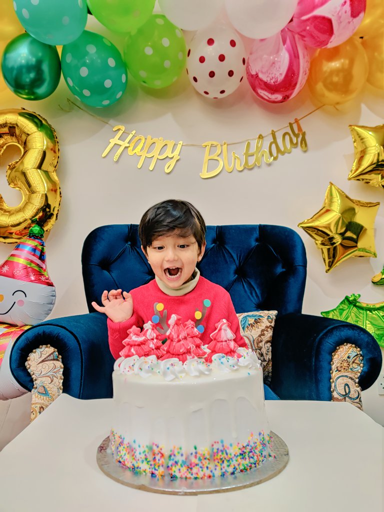 bipin977's tweet photo. Noor is 3 today. Forever thankful to Twitter family for taking him under the wing. #NoorBhannuLa3 #ChristmasThree #NoorDoingThings https://t.co/uKwmOGHO1y
