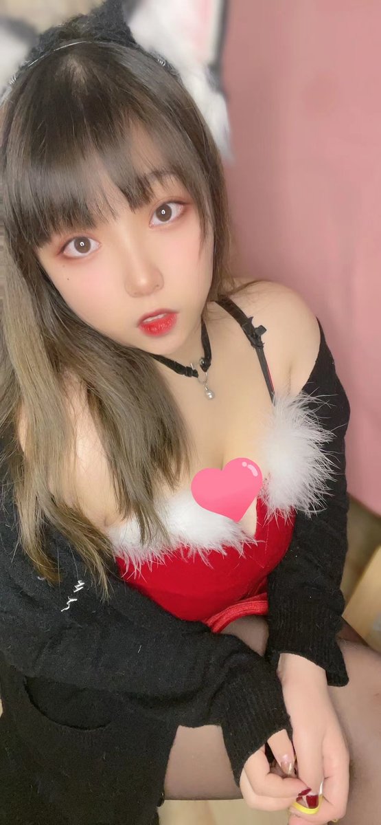 mengmengJane's tweet photo. 圣诞节快乐各位爸爸~小哥哥~。
昨晚平安夜给我吃苹果，今晚可以肆意开枪哦，想要图或者定制图、视频、原味可以私信我哦，爱你们 https://t.co/pTdosW05zX