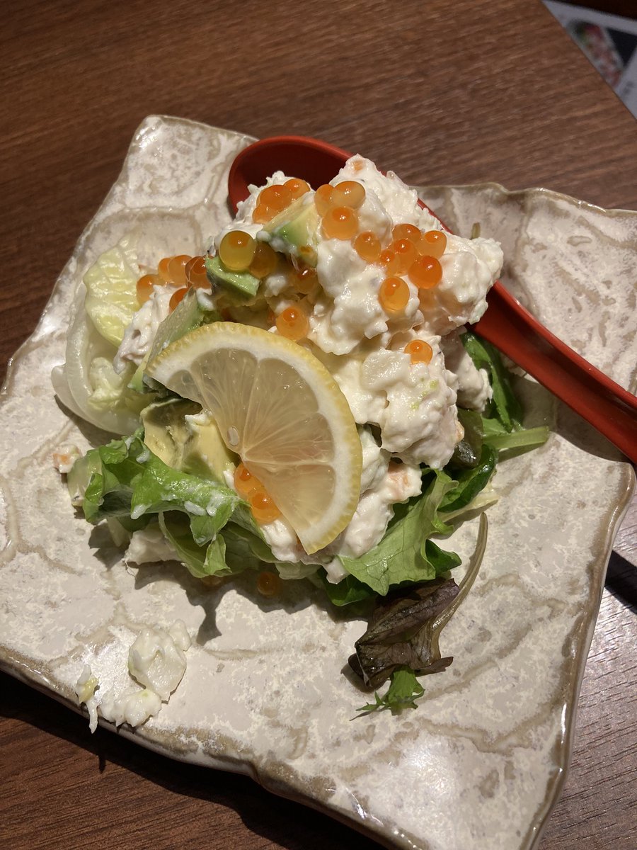 fmf_sm's tweet photo. 今���はいっぴんでXmas◡̈*

★焼き鳥
★ゴマカンパチ
★海老アボカドポテサラ
★和牛あぶり

〆でラーメン屋さんに行く予定だったけど営業時間に間に合わず。。 (T_T)

今日もお腹いっぱい食べましたw

ご馳走様でした♡ https://t.co/HgmxwVGisH