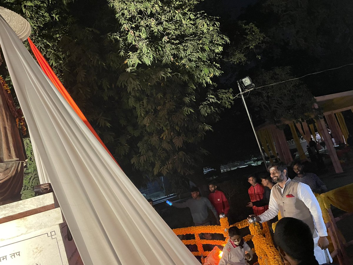 ManojSinghKAKA's tweet photo. बनारस हिन्दू विश्वविद्यालय के संस्थापक आधुनिक युग के आदर्श पुरूष ,मानवता के पुजारी ,महान शिक्षाविद,स्वतंत्रता सेनानी महामना मदन मोहन मालवीय की जयंती पर सत् कोटि नमन् विनम्र श्रद्धांजलि 🙏 https://t.co/oH7BWdW50F
