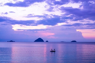 Travitinerary's tweet photo. Perhentian Islands, Malaysia 💜💙 https://t.co/xa60GZinIb