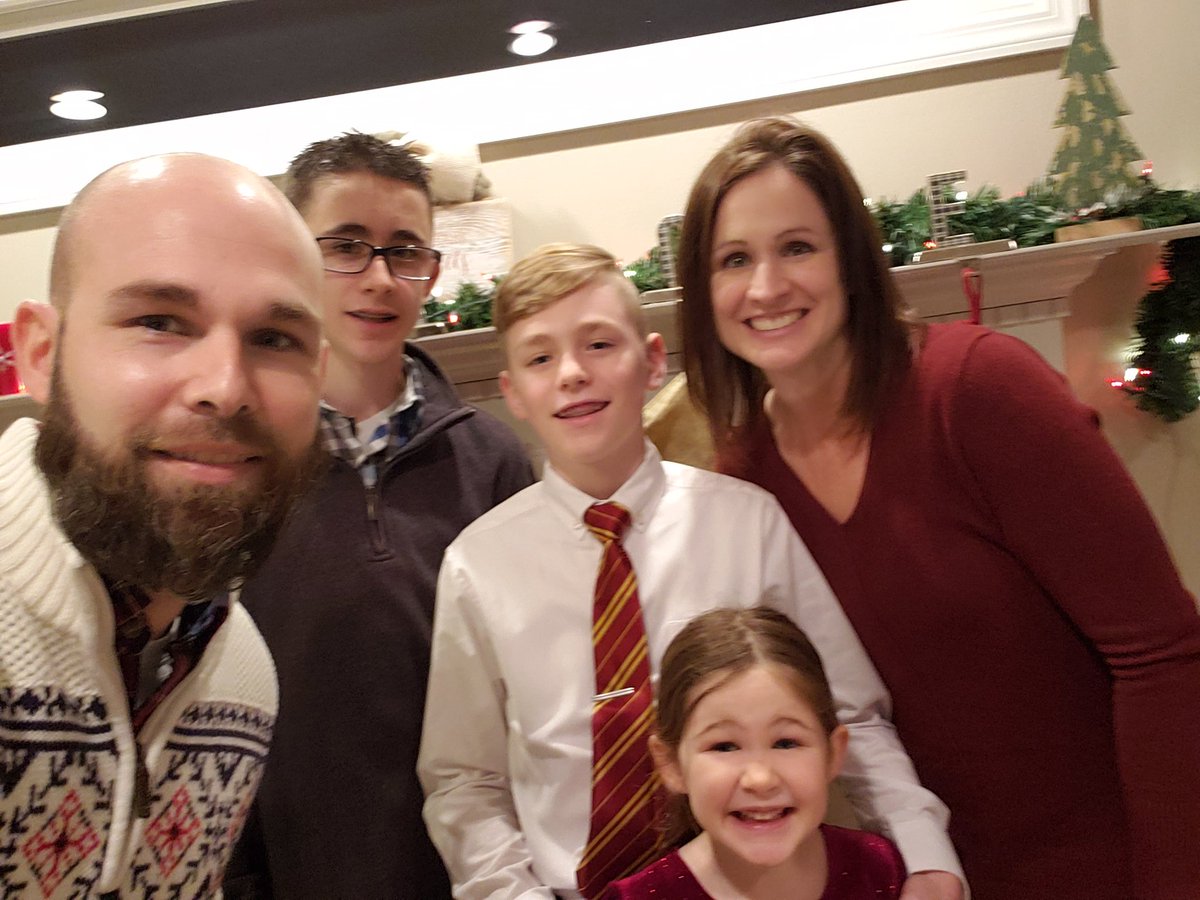 Merry Christmas!🎄 Wishing everyone peace, joy, and renewal this holiday season.