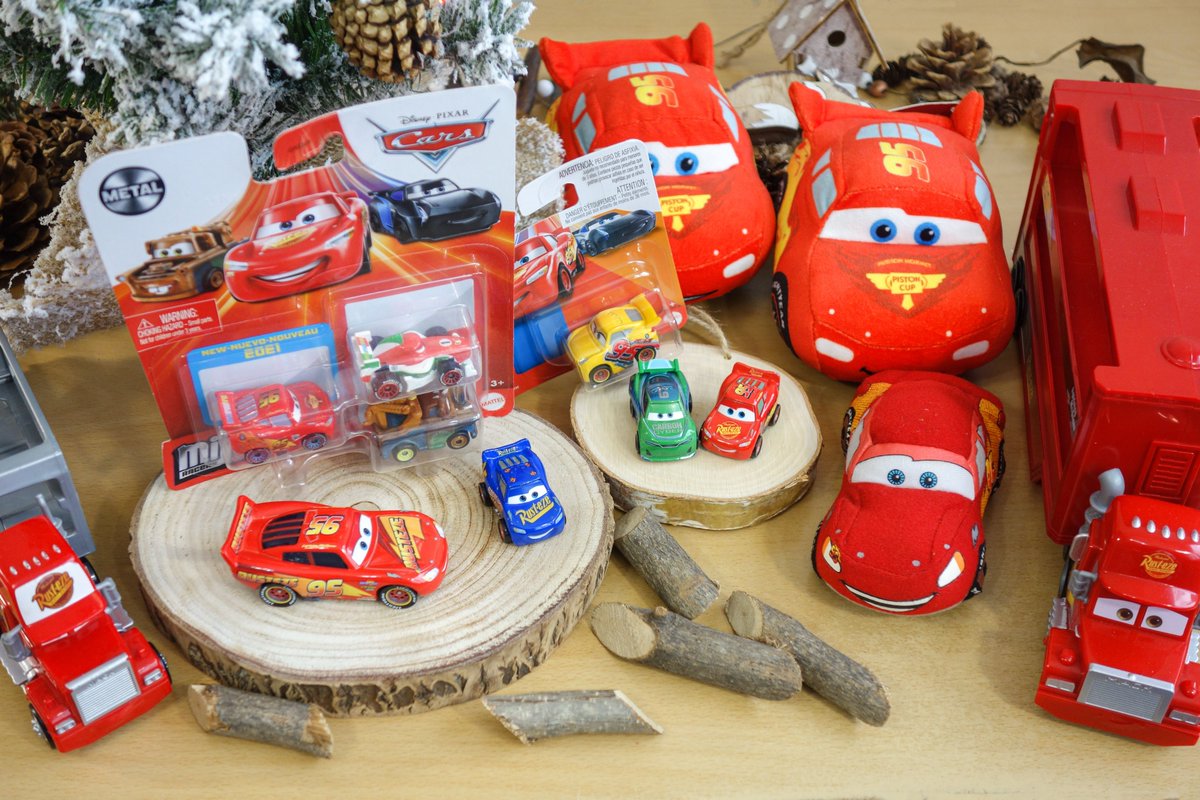 mangaluxe_com's tweet photo. #CadeauxdeNoel 2021 : des #JouetsCars. Des petites voitures en metal et en peluche : #FlashMacQueen, #CruzRamirez, Mach... sous le sapin de Noël. https://t.co/XhTfabpYG6