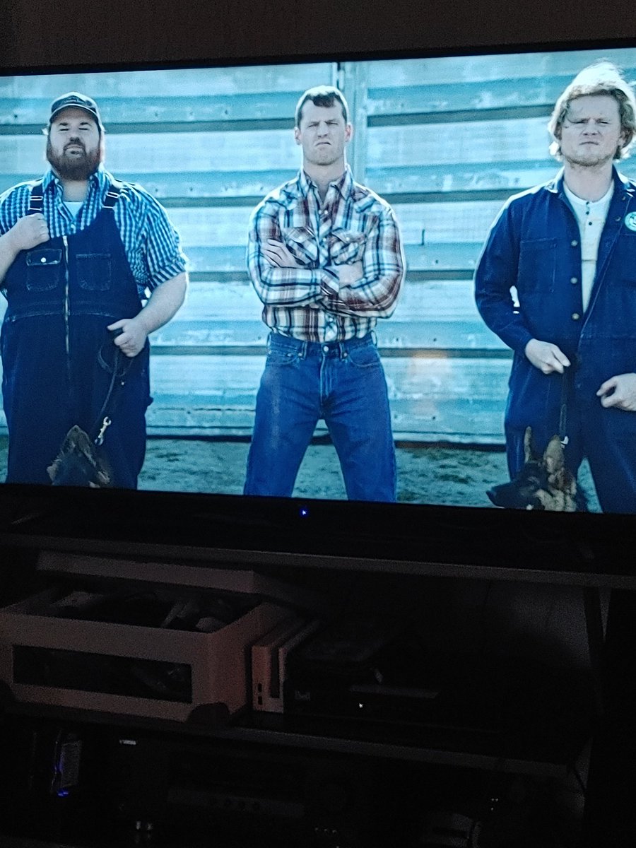 #Letterkenny season 10 is the best Christmas gift #yahtzee #brodude #pitterpatter