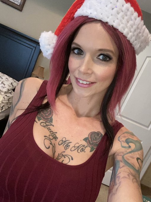Merry Christmas! Hope your day is filled with your favorite things! If I’m one of them, amazing! Xoxoxoxoxoxo