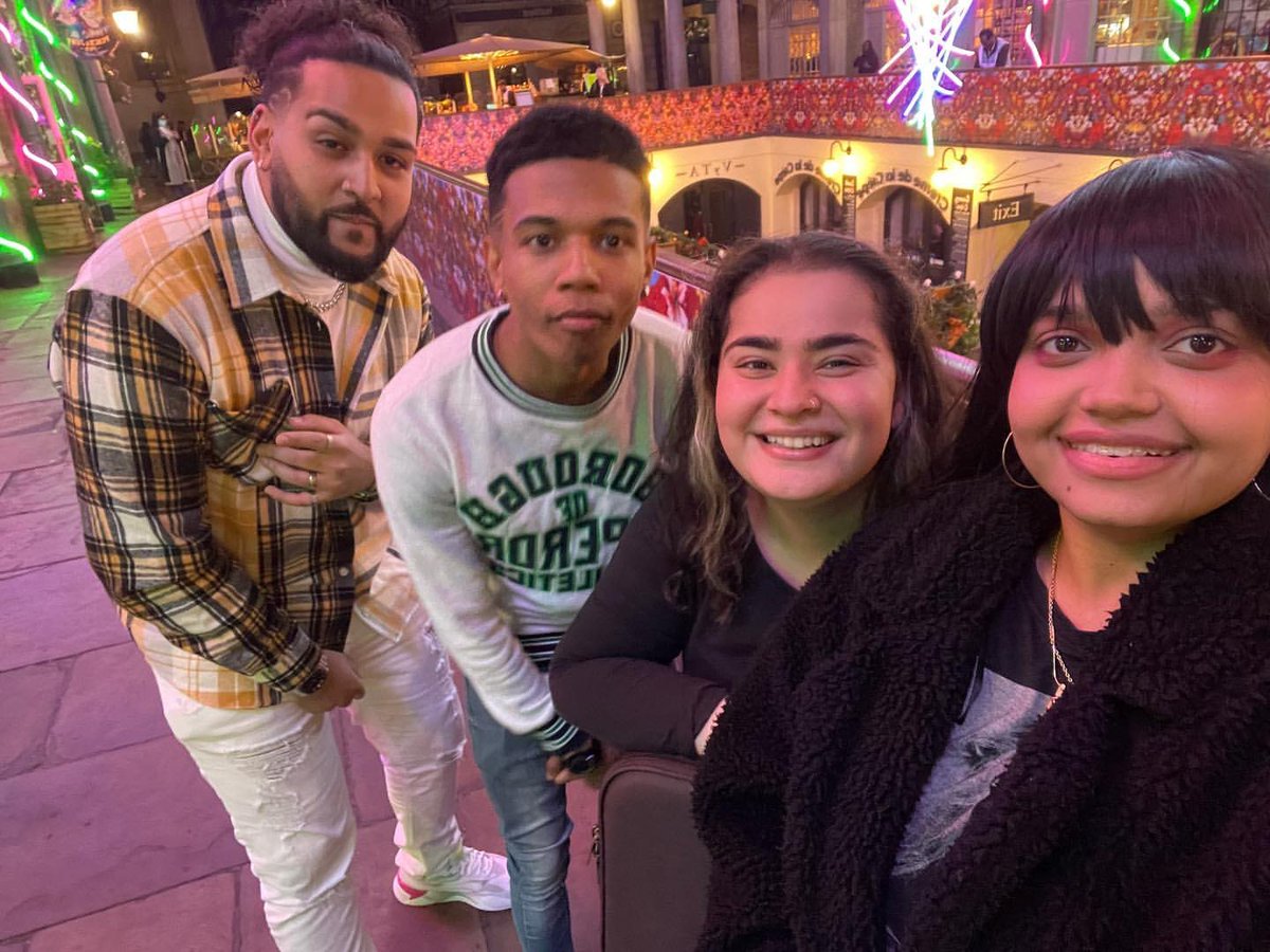 ychangedaily's tweet photo. „Merry Xmas YCHANGERS🎄❤️ We’ve been a bit quiet we know, but we have so much in the works for you guys🔥 Be kind and loving guys, you never know who might need it this Christmas…🎄#ychange” - Ychange via instagram (25/12/2021) https://t.co/IAwHyVpYFw
