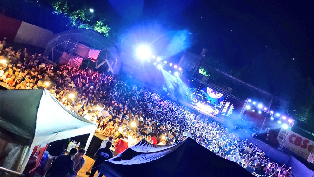 DejavuDiscotheq's tweet photo. Volvimos a la pista del oro blanco y lo hicimos con todo! Gracias a todos los presentes por reventar el predio ❤️🔥🎉 https://t.co/0XiHk4Cmpf