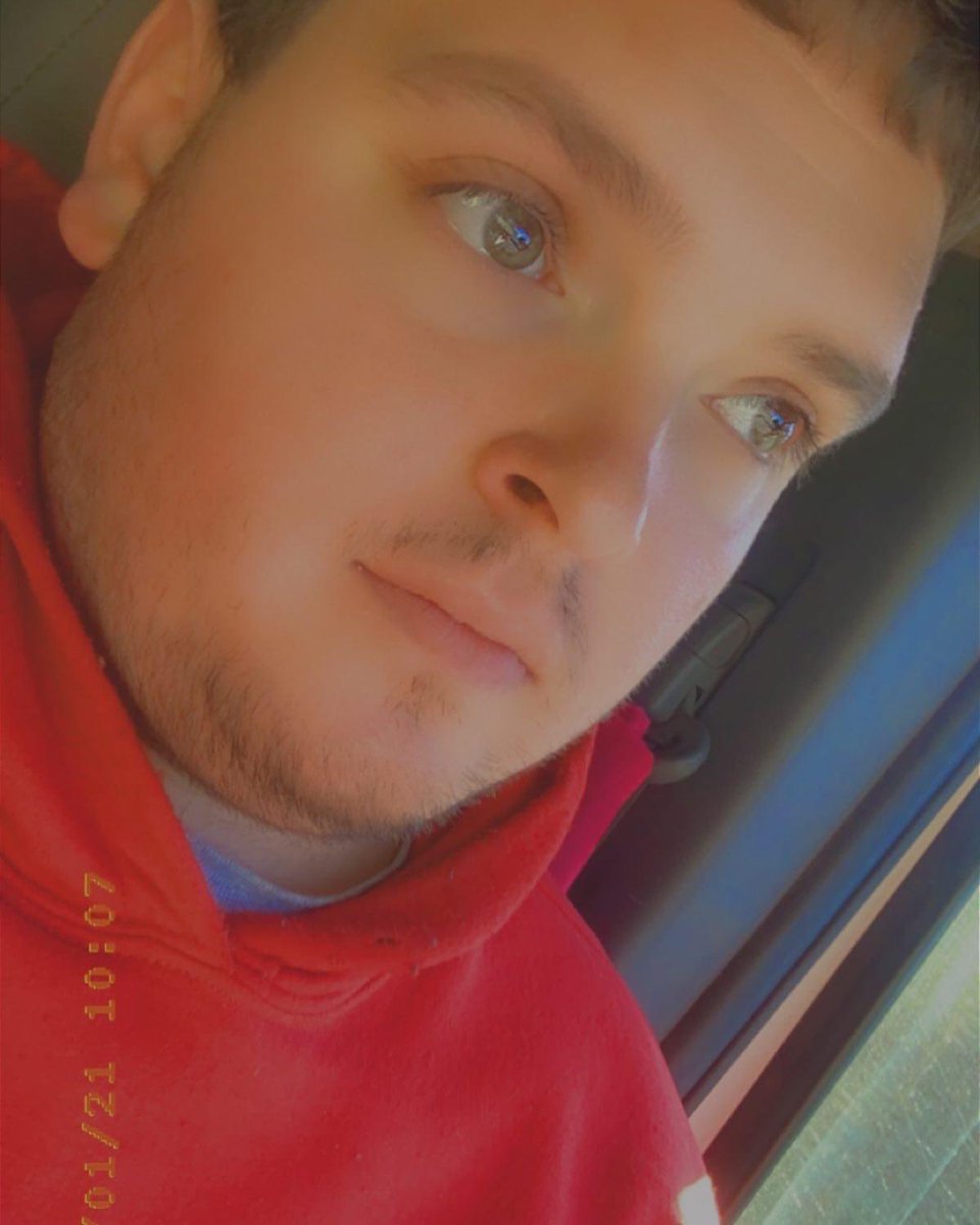 ZebEaton's tweet photo. I would love to eventually be someone’s baby, someone’s first choice! But until then off to do me! https://t.co/xvKjadFo8Q