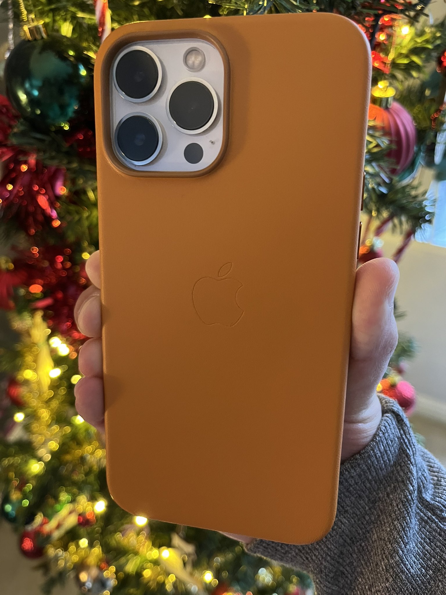 iPhone 13 Pro Max Leather Case ゴールデンブラウン Jake on X: 