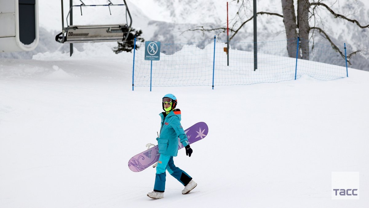 Горнолыжный сезон открыли на последнем из трех курортов в горах Сочи, катания начались на курорте "Газпром":
go.tass.ru/jtNSy

© Дмитрий Феоктистов/ТАСС