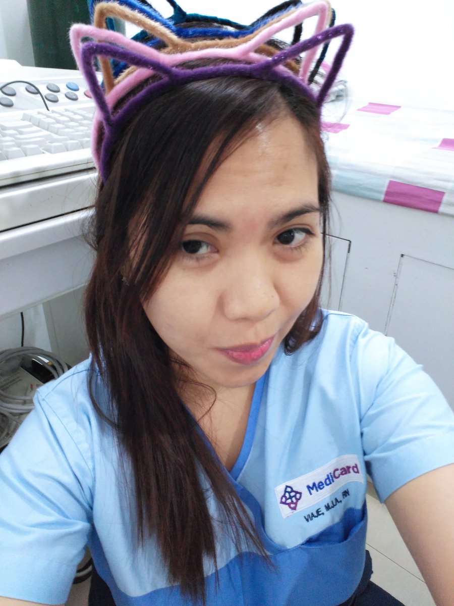 RoomeowB's tweet photo. Left one is my most recent selfie but I find the right one (5 yrs ago) as my most merry. My co-workers and I got ourselves matching kitten ear headbands and I just had to snap a pic of all the colors before I let them wear theirs. 😄 Merry #roomietwtselfieday everyone https://t.co/ujM0P40wSX