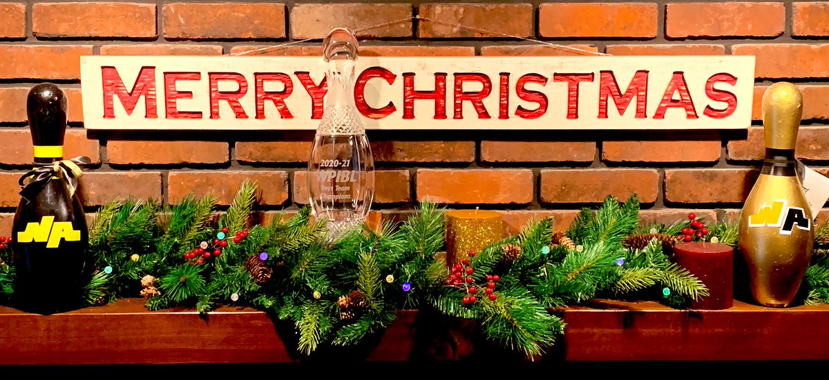 NATigerBowling's tweet photo. 🎁🎄 Merry Christmas from our family to yours!  🎄🎁 https://t.co/iEnb3FkHSX