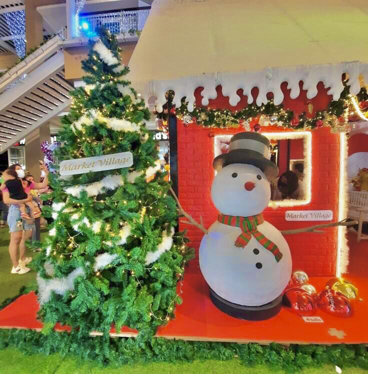 StoryCinnamon's tweet photo. เราบอกซานต้าไปแล้วว่า คริสมาสต์ปีนี้เรา "อยากได้เธอ"
.
.
.
.
.
#HappinessLandmarkOfHuahin #ลานคริสต์มาส #หัวหินมาร์เก็ตวิลเลจ #หัวหิน #ประจวบคีรีขันธ์ 
#christmashuahin #marketvillagehuahin #huahin #prachuapkhirikhan 

HuaHin Market Village https://t.co/mOZVqVsIbc